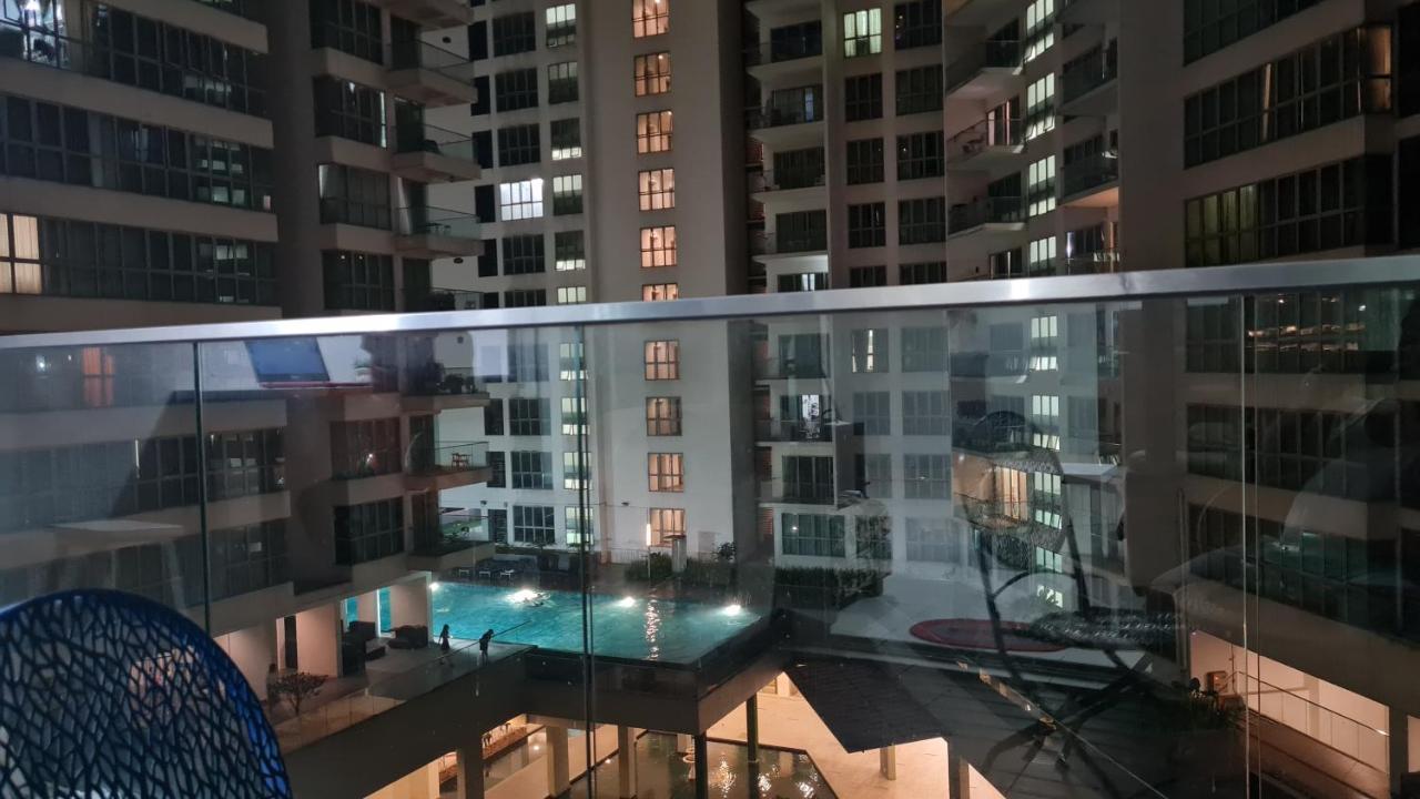 Hostel At Regalia Sky Pool Куала-Лумпур Экстерьер фото