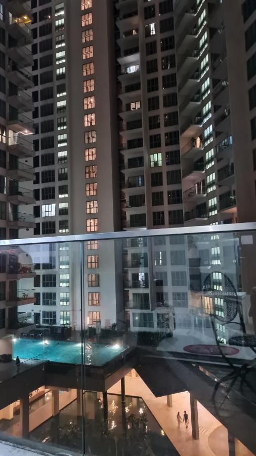 Hostel At Regalia Sky Pool Куала-Лумпур Экстерьер фото