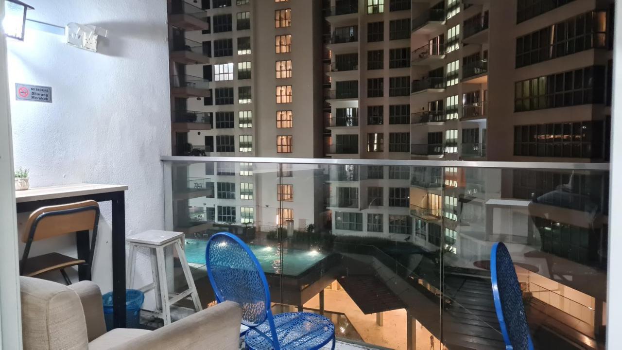 Hostel At Regalia Sky Pool Куала-Лумпур Экстерьер фото